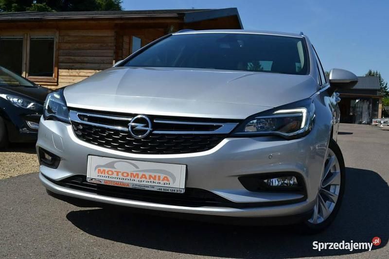Srebrny Używany 2017 Opel Astra Kombi | 29 999 zł (Uczciwa cena) - Obraz 1/4