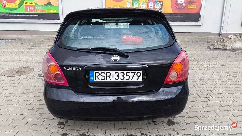 Używany Nissan Almera 2003 Czarny Hatchback