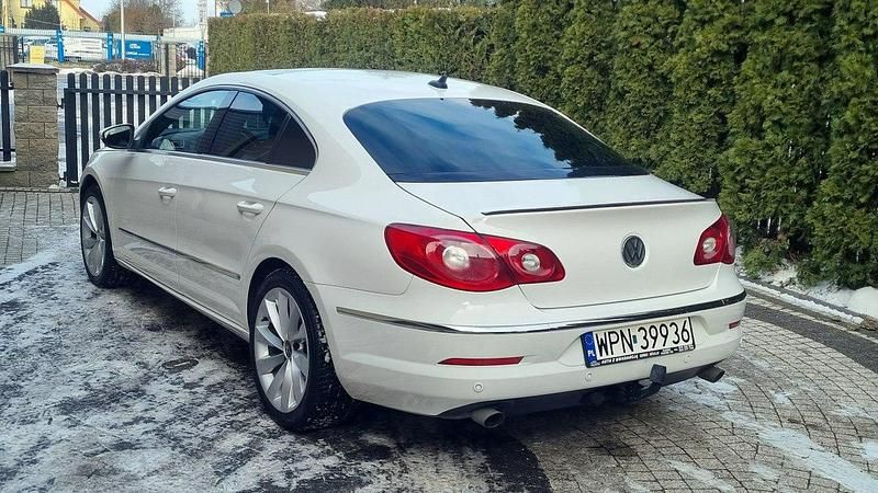 Używany VW Passat 170 KM (125 kW) 2011 Biały Sedan/Limuzyna