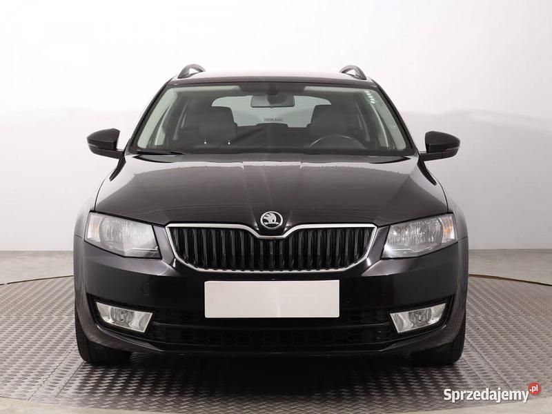 Czarny Używany 2015 Skoda Octavia Kombi | 40 999 zł (Dobra cena) - Obraz 1/4