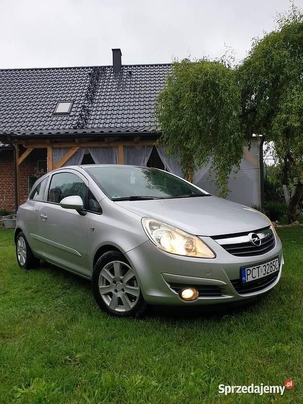 Używany Opel Corsa 2007 Srebrny Hatchback