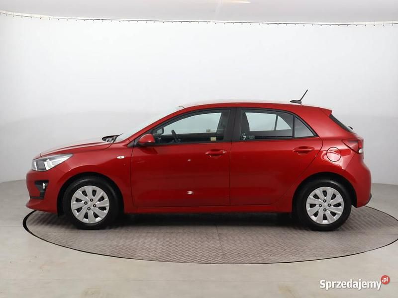 Używany Kia Rio 2023 Czerwony Hatchback