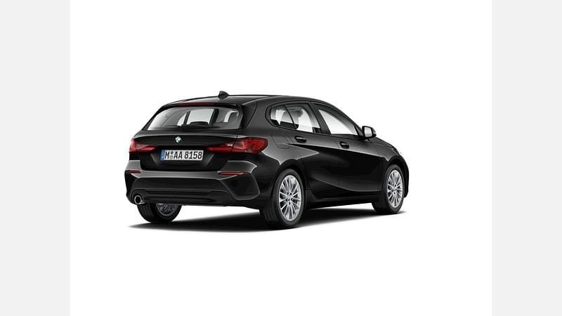Używany BMW 118 Advantage 136 KM (100 kW) 2024 Czarny szafir metalizowany Hatchback