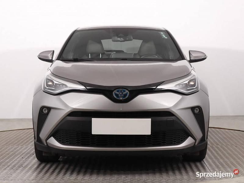Srebrny Używany 2020 Toyota C-HR SUV | 94 999 zł (Uczciwa cena) - Obraz 1/4