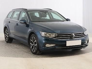 Używany VW Passat 150 KM (110 kW) 2023 Niebieski Kombi