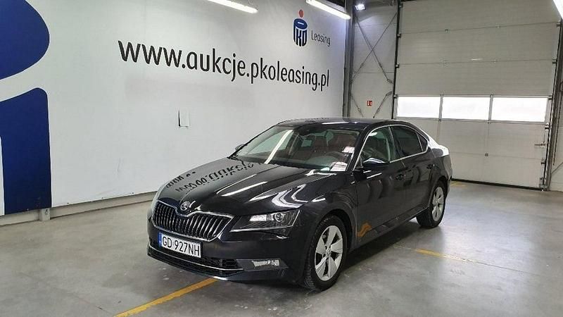 Używany Skoda Superb Style 280 KM (205 kW) 2016 Czarny Hatchback