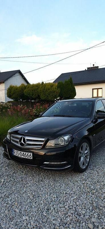 Czarny Używany 2012 Mercedes A180 Sedan/Limuzyna | 37 500 zł - Obraz 1/4