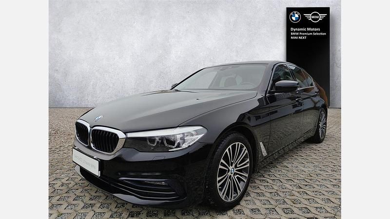 Black 2 Używany 2018 BMW 518 Sport Line Sedan/Limuzyna | 105 900 zł (Uczciwa cena) - Obraz 1/4