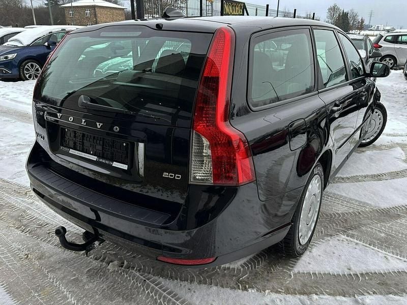 Używany Volvo V50 Kinetic 136 KM (100 kW) 2010 Czarny Kombi
