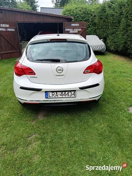 Biały Używany 2015 Opel Astra Hatchback | 32 000 zł (Dobra cena) - Obraz 1/4