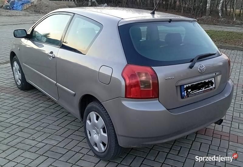 Używany Toyota Corolla 2002 Szary Hatchback