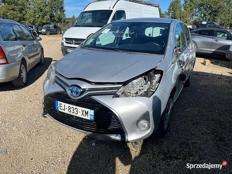 Szary Używany 2017 Toyota Yaris Hybrid Business Edition Hatchback | 20 600 zł - Obraz 1/4