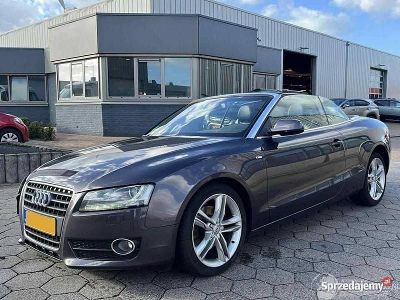 Szary Używany 2010 Audi A5 Cabriolet Kabriolet | 27 000 zł - Obraz 1/4
