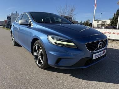 Niebieski Używany 2016 Volvo V40 R-Design Momentum Kombi | 49 900 zł (Dość drogi) - Obraz 1/4