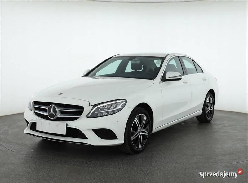 Używany Mercedes C160 2019 Biały Coupe