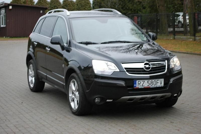 Czarny Używany 2010 Opel Antara SUV | 23 999 zł (Uczciwa cena) - Obraz 1/4