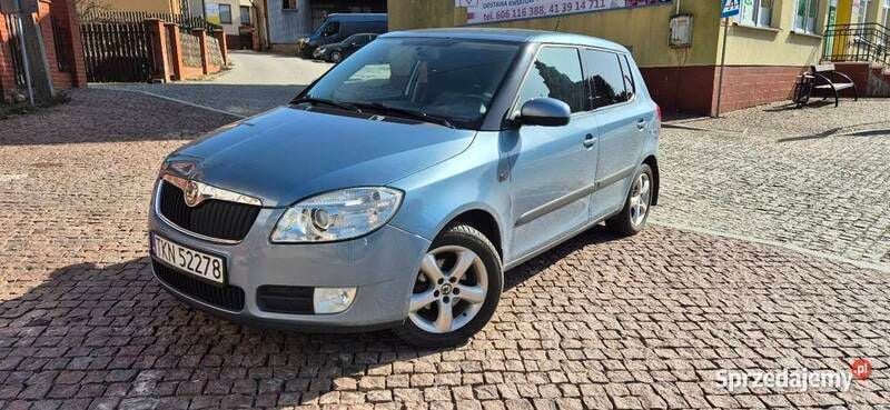 Niebieski Używany 2010 Skoda Fabia Hatchback | 19 900 zł - Obraz 1/4