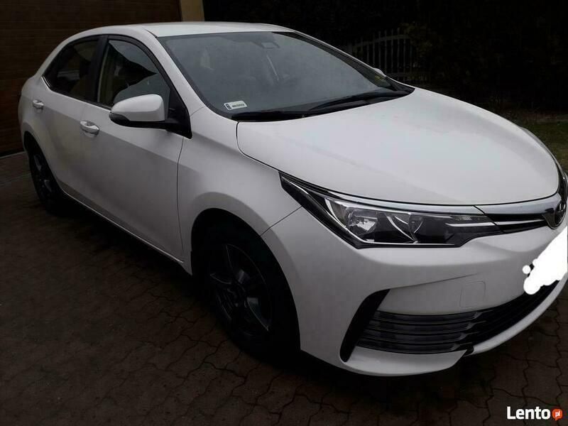 Używany Toyota Corolla 90 KM (66 kW) 2017 Biały Sedan/Limuzyna
