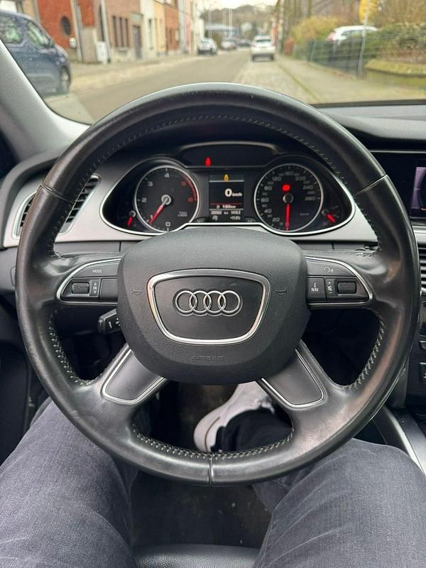 Używany Audi A4 136 KM (100 kW) 2012 Szary Kombi