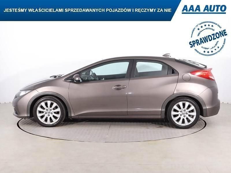 Używany Honda Civic 100 KM (73 kW) 2013 Srebrny