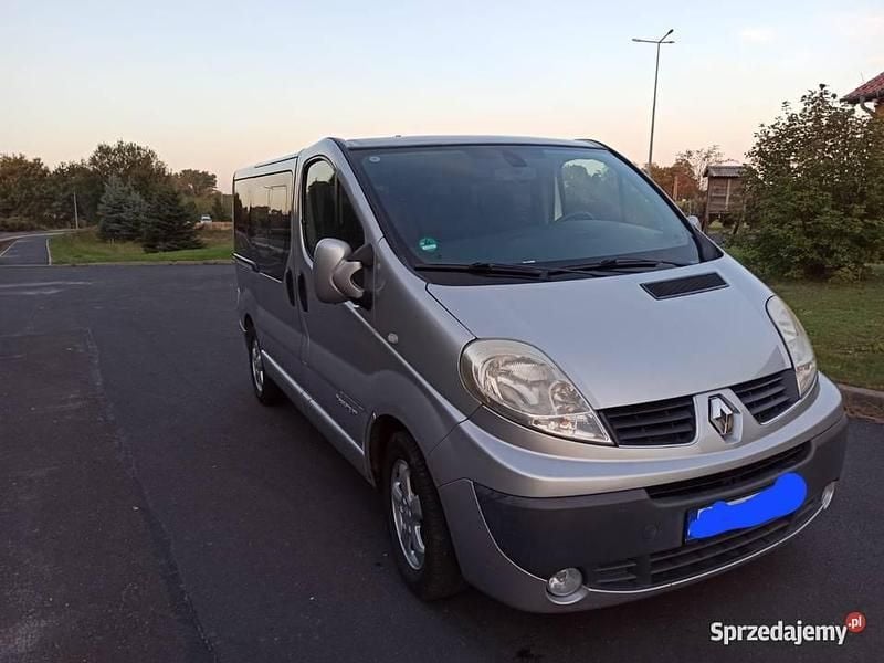 Srebrny Używany 2007 Renault Trafic Van | 29 900 zł (Uczciwa cena) - Obraz 1/4