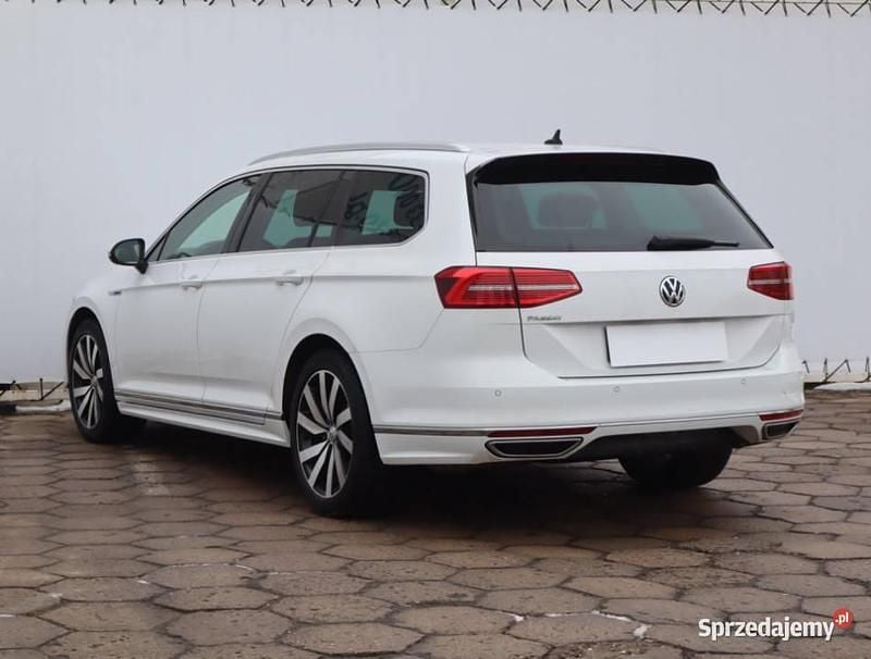 Używany VW Passat 2018 Biały Kombi