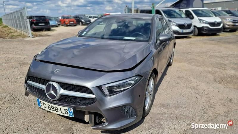 Szary Używany 2018 Mercedes A180 Hatchback | 39 999 zł - Obraz 1/4