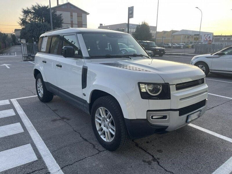 Używany Land Rover Defender S 200 KM (147 kW) 2020 Zielony (metalik) SUV