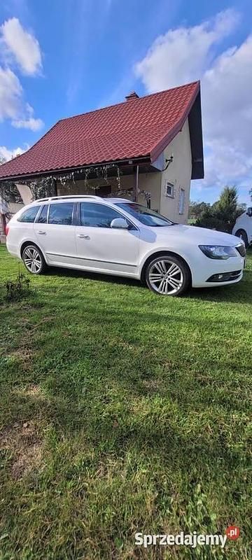 Biały Używany 2014 Skoda Superb Kombi | 36 900 zł (Super Cena) - Obraz 1/4