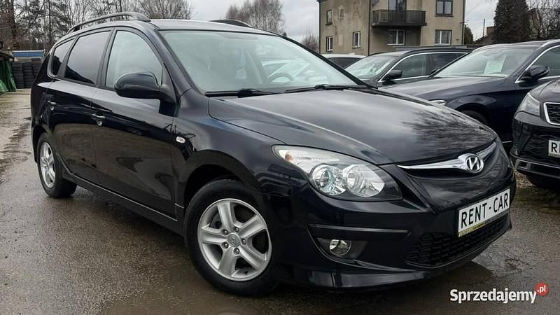Używany Hyundai i30 90 KM (66 kW) 2011 Czarny (metalik) Kombi