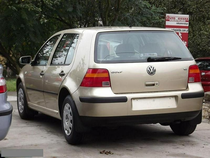 Używany VW Golf IV 105 KM (77 kW) 2003 Beżowy Hatchback
