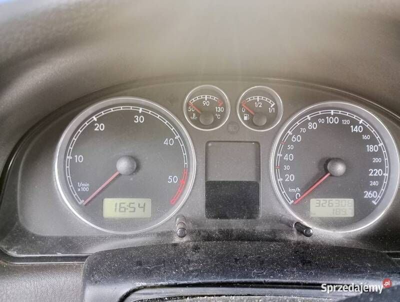 Używany VW Passat 2003 Biały Sedan/Limuzyna