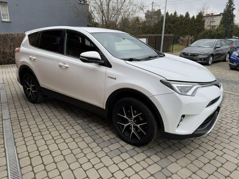 Używany Toyota RAV4 Hybrid 155 KM (114 kW) 2016 Biały SUV