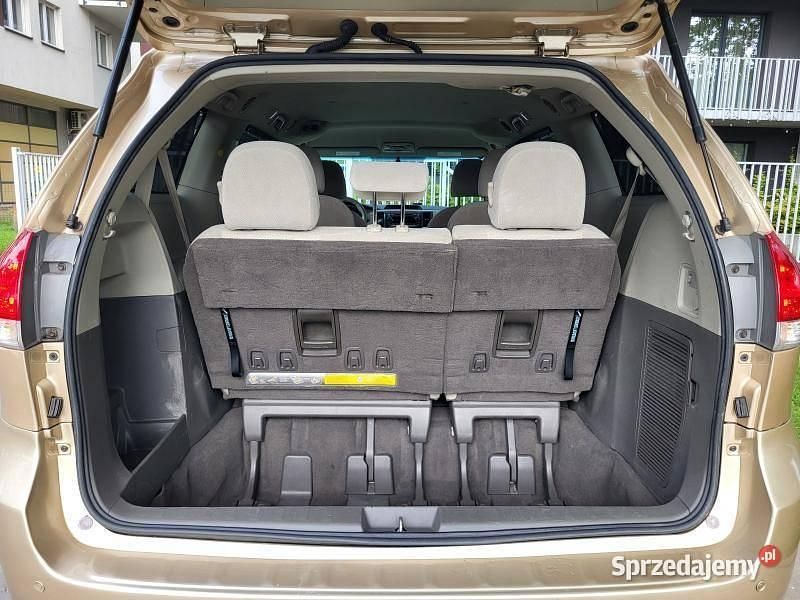 Używany Toyota Sienna 267 KM (196 kW) 2011 Minivan