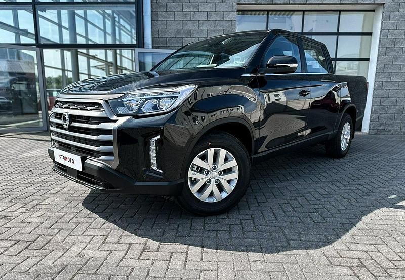 Czarny (metalik) Używany 2024 Ssangyong (KGM) Musso Pickup | 169 900 zł - Obraz 1/4