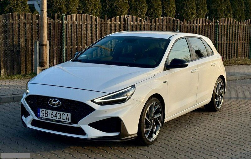 Biały Używany 2021 Hyundai i30 Sedan/Limuzyna | 79 999 zł (Uczciwa cena) - Obraz 1/4