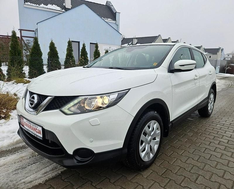 Biały Używany 2015 Nissan Qashqai SUV | 49 850 zł (Uczciwa cena) - Obraz 1/4
