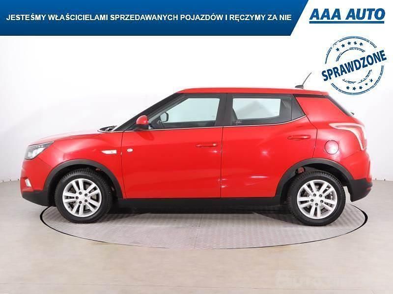 Używany Ssangyong (KGM) Tivoli 2016 Czerwony SUV