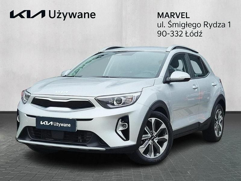 Używany Kia Stonic 100 KM (73 kW) 2023 Srebrny SUV