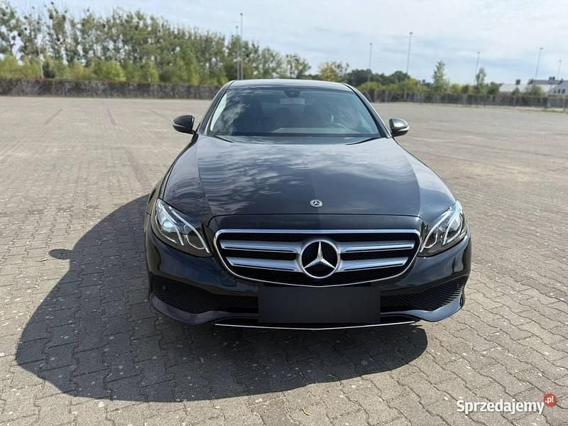 Używany Mercedes E200 Avantgarde 150 KM (110 kW) 2018 Czarny Sedan/Limuzyna