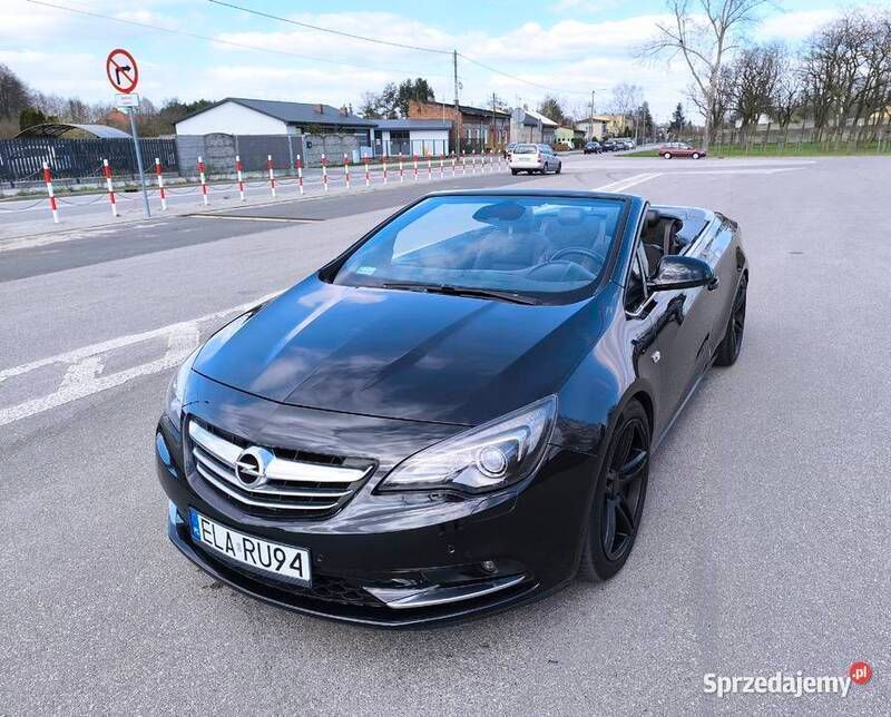 Czarny Używany 2013 Opel Cascada Kabriolet | 38 900 zł - Obraz 1/4