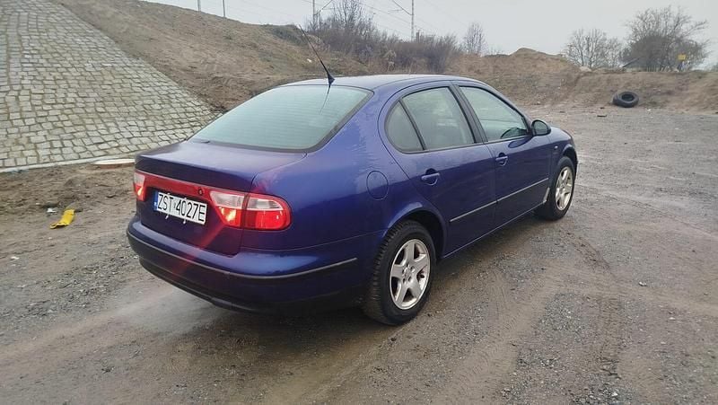 Niebieski Używany 2003 Seat Toledo Sedan/Limuzyna | 3900 zł (Uczciwa cena) - Obraz 1/4