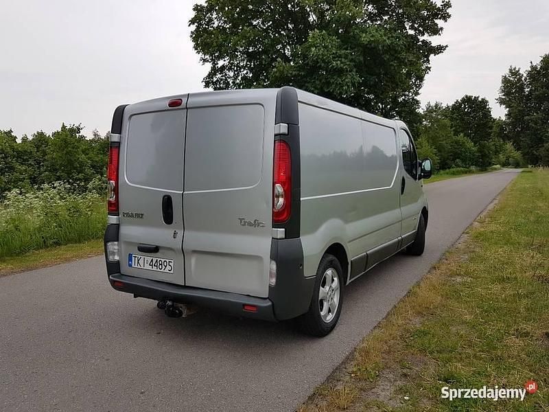 Używany Renault Trafic 2006 Srebrny Minivan