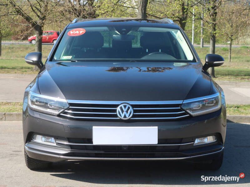 Czarny Używany 2019 VW Passat Kombi | 62 999 zł (Uczciwa cena) - Obraz 1/4