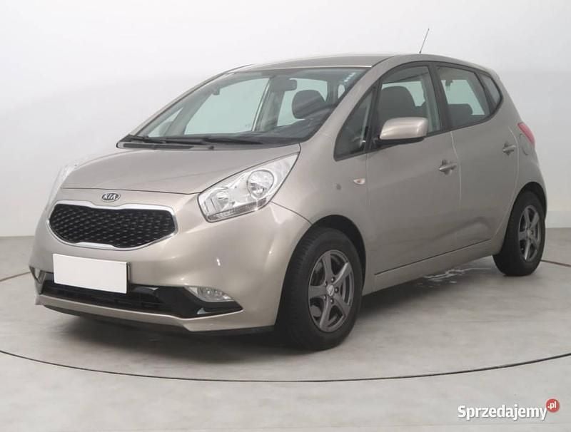 Używany Kia Venga 90 KM (66 kW) 2015 Beżowy Hatchback