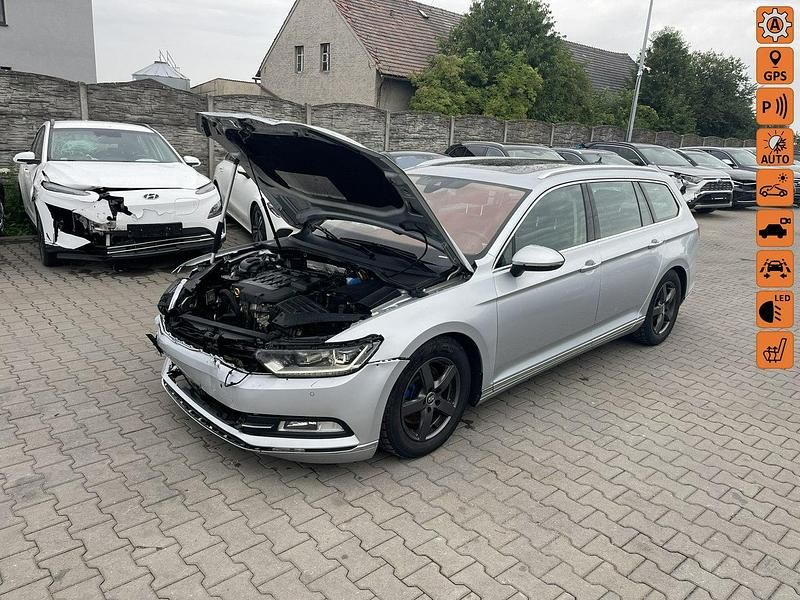 Srebrny (metalik) Używany 2016 VW Passat Highline Kombi | 24 900 zł - Obraz 1/4