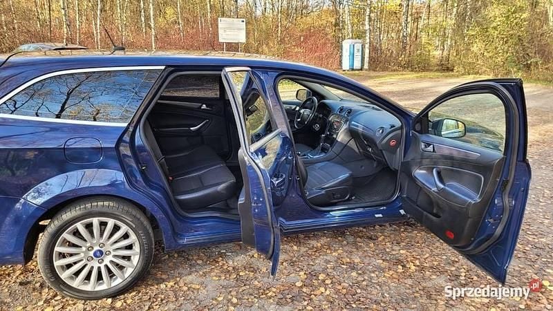 Używany Ford Mondeo 2012 Granatowy Kombi