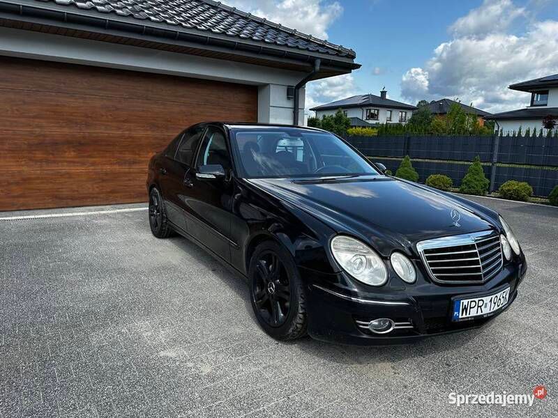 Używany Mercedes E280 2007 Czarny Sedan/Limuzyna