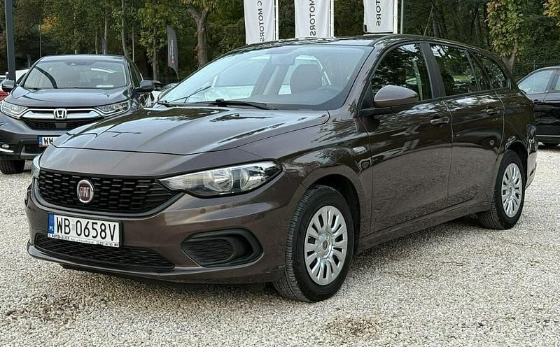 Brązowobeżowy Używany 2019 Fiat Tipo Kombi | 38 900 zł (Uczciwa cena) - Obraz 1/4