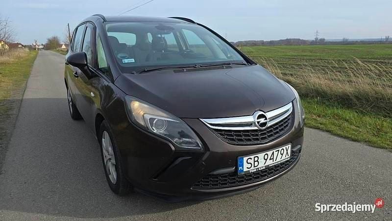 Wiśniowy Używany 2013 Opel Zafira Minivan | 26 500 zł (Drogi) - Obraz 1/4
